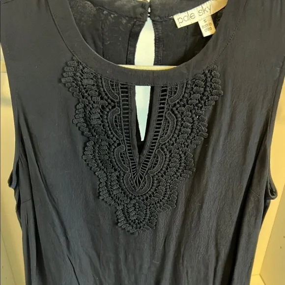Black Embellished Sleeveless Blouse - Picture 3 of 4